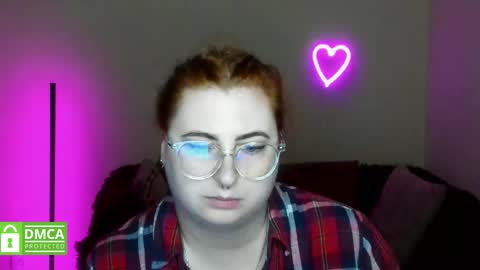 Snapshot of alicia_side_red chatting on October 12, 5:32 am Alicia online show from October 12, 5:32 am