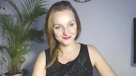 Alicia online show from December 17, 1:59 pm