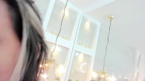im tutti online show from December 18, 2:32 am