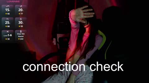 Snapshot of alien_art_lover chatting on January 29, 10:22 pm Mia online show from January 29, 10:22 pm
