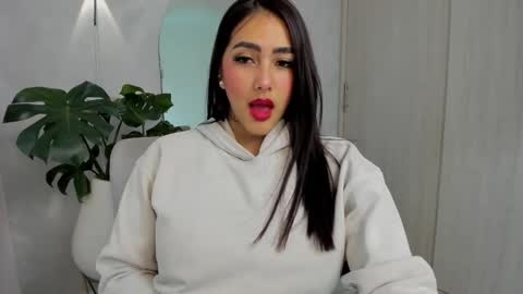 Ali  online show from May 27, 11:18 am