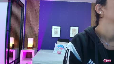 Snapshot of alina_martinelli chatting on October 6, 12:00 pm Alina online show from October 6, 12:00 pm