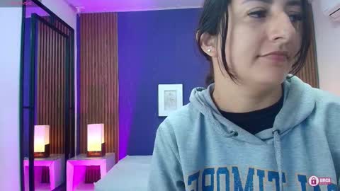 Snapshot of alina_martinelli chatting on October 1, 12:10 pm Alina online show from October 1, 12:10 pm