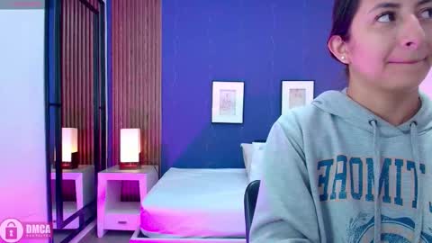 Snapshot of alina_martinelli chatting on September 19, 12:04 pm Alina online show from September 19, 12:04 pm