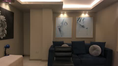 alinakravitz_ online show from February 18, 12:15 pm