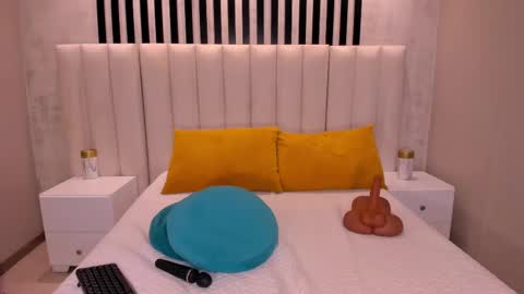 Snapshot of alinakravitz_ chatting on September 18, 12:58 pm alinakravitz_ online show from September 18, 12:58 pm