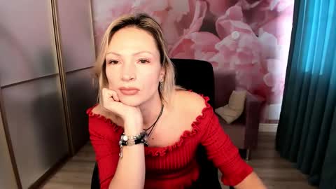 AlinaMoor online show from November 21, 7:10 am