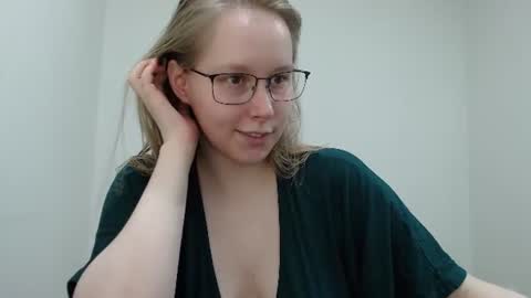 alinasei online show from August 4, 1:28 pm