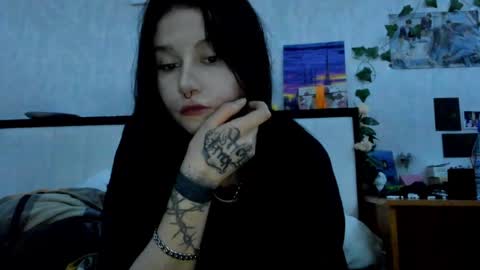 Aline Greeeen online show from December 7, 4:36 pm