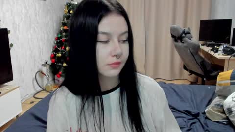 Aline Greeeen online show from December 12, 2:48 am