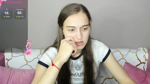 Snapshot of alisa__kelly chatting on October 6, 1:33 am alisa__kelly online show from October 6, 1:33 am