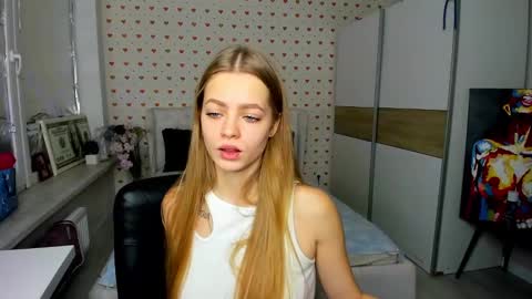 alisa_glamur online show from December 10, 1:44 pm