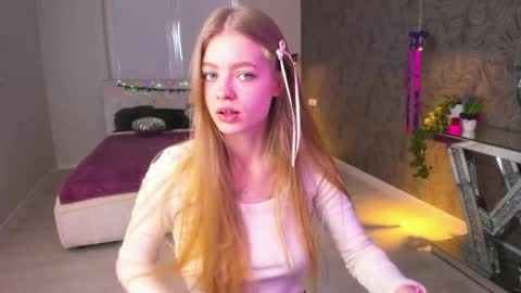 alisa_glamur online show from February 24, 1:30 pm
