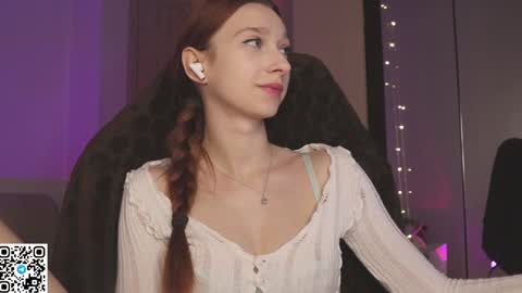 Snapshot of alisaa_01 chatting on February 2, 3:21 am Alice Fansly Alisa01 online show from February 2, 3:21 am