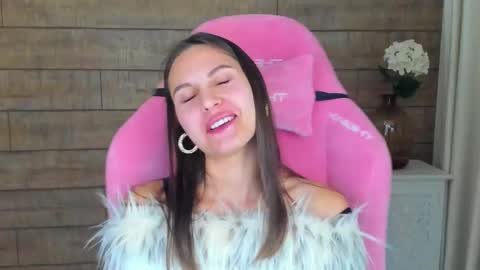 AlisaVersailles online show from September 25, 4:44 am