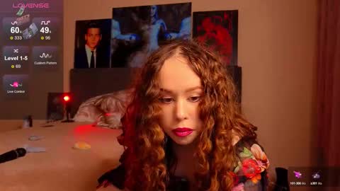 Snapshot of alise_kitty chatting on October 6, 12:27 am alise online show from October 6, 12:27 am