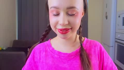 Snapshot of alise_kitty chatting on February 6, 11:53 am alise online show from February 6, 11:53 am