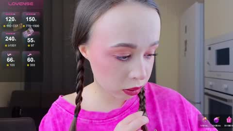 Snapshot of alise_kitty chatting on January 4, 11:43 am alise online show from January 4, 11:43 am