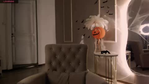 Alisia online show from October 22, 9:14 am