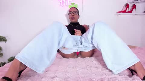 Snapshot of alisiadreams chatting on October 2, 7:41 pm Ana maria online show from October 2, 7:41 pm