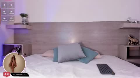 Snapshot of alison222_ chatting on March 4, 8:27 pm A L I S O N online show from March 4, 8:27 pm