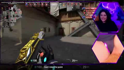 Snapshot of alison_gamer chatting on October 18, 6:21 pm Alison online show from October 18, 6:21 pm