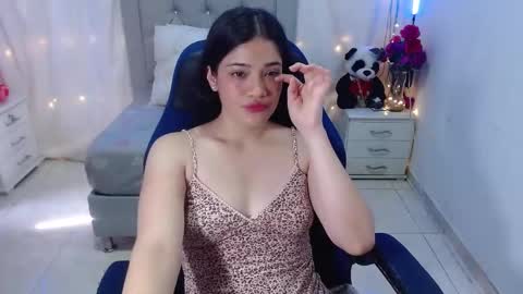 Snapshot of alison_girl22 chatting on March 1, 7:48 pm Alison online show from March 1, 7:48 pm