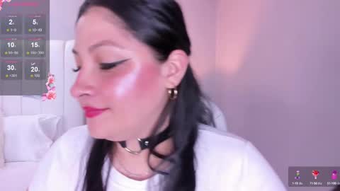 Snapshot of alisonhalle chatting on October 6, 11:31 pm Alison online show from October 6, 11:31 pm