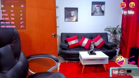 Snapshot of alisonlemoos chatting on October 25, 10:45 am Alisson online show from October 25, 10:45 am