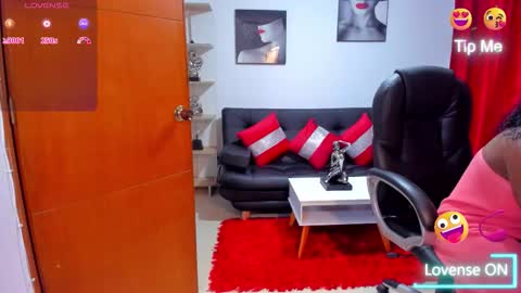 Snapshot of alisonlemoos chatting on October 23, 10:43 am Alisson online show from October 23, 10:43 am