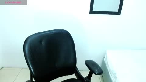 aliss_diiaz online show from December 17, 11:05 pm