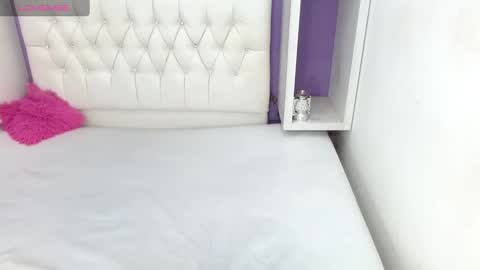 aliss_diiaz online show from January 8, 7:56 pm