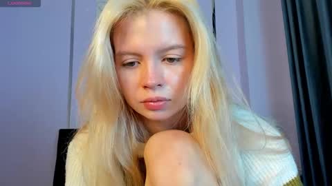 Snapshot of alissa_wow chatting on September 22, 11:08 am Alisa online show from September 22, 11:08 am