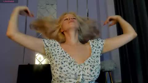 Snapshot of alissa_wow chatting on September 11, 6:58 am Alisa online show from September 11, 6:58 am