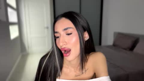 Alissa online show from November 15, 9:05 pm