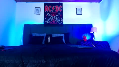 Alisse online show from December 4, 12:51 pm