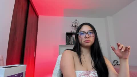 Snapshot of alissia_viera chatting on September 24, 12:42 am iraide online show from September 24, 12:42 am
