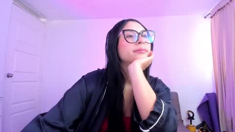 Snapshot of alissia_viera chatting on January 22, 12:49 pm iraide online show from January 22, 12:49 pm