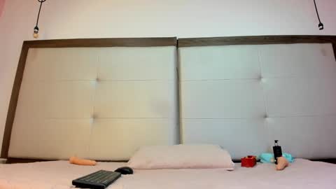 Snapshot of alisson_freckles chatting on March 4, 11:11 pm Alisson online show from March 4, 11:11 pm