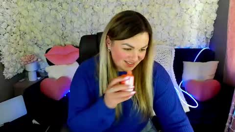 alissyagrayy online show from May 1, 1:36 pm