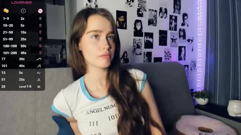 Alivia online show from December 3, 9:55 am