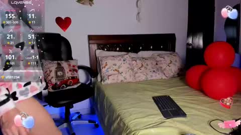 Snapshot of alizmarias chatting on February 17, 11:54 pm Andrea..... online show from February 17, 11:54 pm