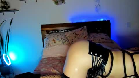 Snapshot of alizmarias chatting on October 24, 11:45 pm Andrea..... online show from October 24, 11:45 pm