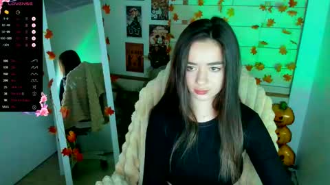 Snapshot of allana_dream chatting on October 18, 7:11 am Allana online show from October 18, 7:11 am