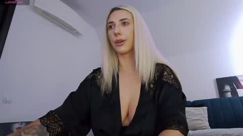 Snapshot of allayah chatting on September 23, 9:40 am A day u didnt smile is a lost day online show from September 23, 9:40 am