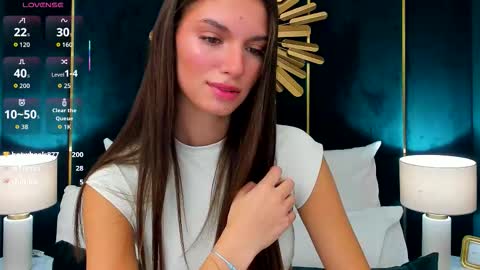 Snapshot of allexag chatting on October 4, 5:57 am Lexi online show from October 4, 5:57 am