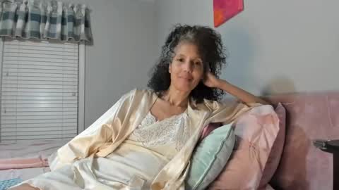 Snapshot of allgood4u chatting on February 8, 1:32 am goddess online show from February 8, 1:32 am