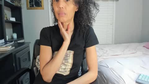 Snapshot of allgood4u chatting on March 5, 12:05 am goddess online show from March 5, 12:05 am