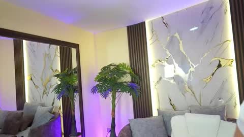 Allice  online show from October 31, 7:40 pm