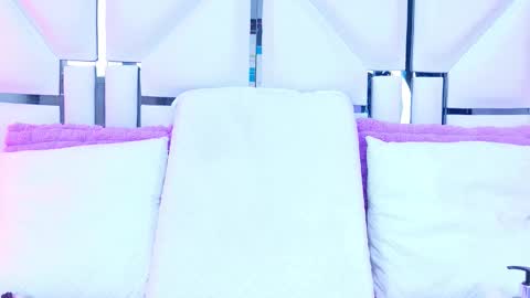 Allicia online show from February 26, 12:04 pm